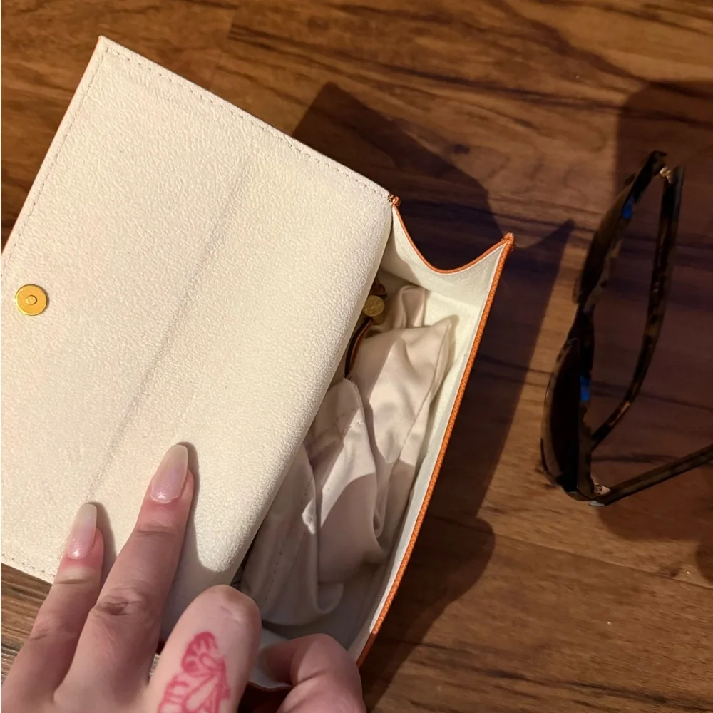 Tory Burch Tortoise Sunglasses with Bold Orange Case - Picture 3 of 3